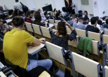 Ανοίγουν τα πανεπιστήμια με 73% εμβολιασμένους φοιτητές και 91% πανεπιστημιακούς