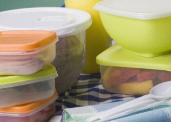 Συνθετικά χημικά σε πλαστικά τάπερ, σαμπουάν, μακιγιάζ, αρώματα και παιδικά παιχνίδια συνδέονται με χιλιάδες πρόωρους θανάτους ετησίως