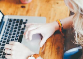 Αξιολόγηση: Από φέτος ο ηλεκτρονικός φάκελος των εκπαιδευτικών – Πώς συμπληρώνεται