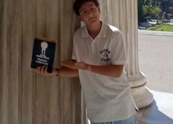 Θεσσαλονίκη: Γνωρίστε τον μαθητή – φαινόμενο που κέρδισε στα 13 του παγκόσμιο βραβείο στην ποίηση