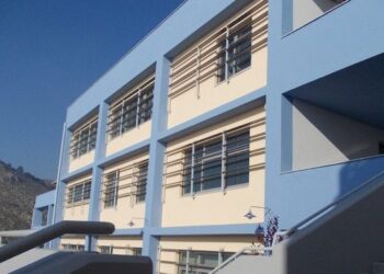 Απείλησαν και κούρεψαν βίαια 15χρονη μαθήτρια