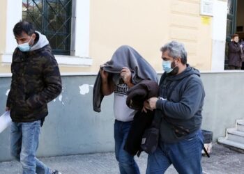 Μοσχάτο: Σε αργία ο καθηγητής, που ζήτησε απο μαθήτρια να βγάλει την μπλούζα της