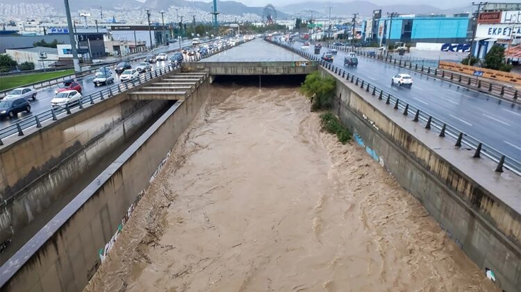 Έκτακτα μέτρα: Κλειστό αύριο το Δημόσιο – Απαγόρευση κυκλοφορίας σε παραλιακή και Κηφισό από τη 1 έως τις 8 το πρωί
