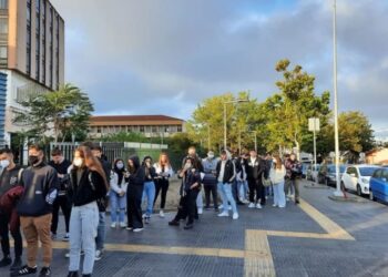 ΠΑΜΑΚ: Έδιωξαν φοιτητές λόγω έλλειψης χώρου και μέτρων – Η απάντηση του Πρύτανη