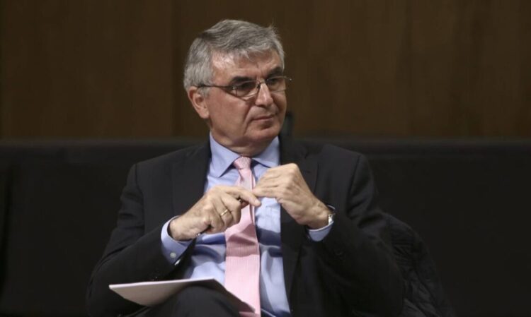Συντάξεις: «Αν βιαστεί κάποιος, θα πάρει αρκετά χαμηλότερη σύνταξη»