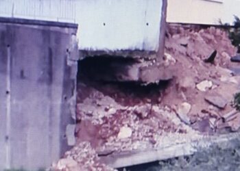 Άρτα: Στον αέρα πτέρυγα Δημοτικού Σχολείου λόγω κακοκαιρίας (φωτο)