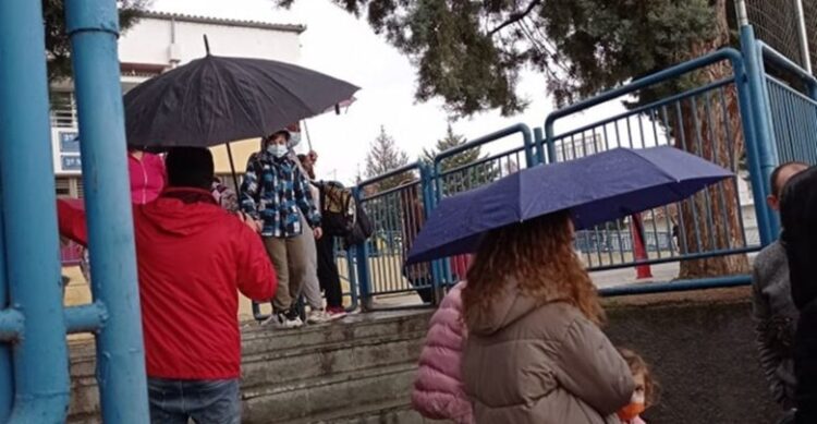 Κατέρρευσε στέγη Δημοτικού σχολείου στην Ελασσόνα