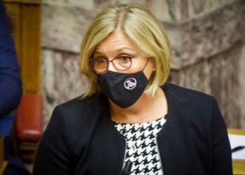 Γκάγκα: Κανείς διασωληνωμένος δεν είναι σε ράντζο – Τι θα γίνει με τα παιδιά έως 12 ετών και τα self test για τα μαγαζιά