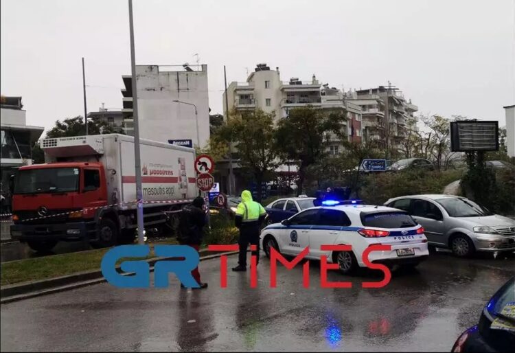 Νεκρή η ποδηλάτισσα στη Θεσσαλονίκη που παρασύρθηκε από φορτηγό (φωτο, video)