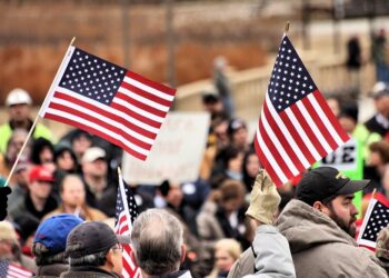 ΗΠΑ – Έρευνα: Ένας στους τρεις δηλώνει “άθεος” ή “άθρησκος”