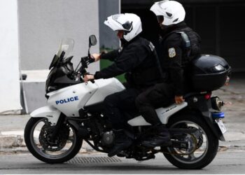 Ληστεία με καλάσνικοφ στα ΕΛΤΑ του Νέου Φαλήρου