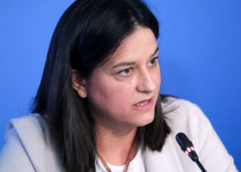 Μετά τους μαθητές έρχεται voucher 200 ευρώ και στους εκπαιδευτικούς – Πώς θα διατεθούν