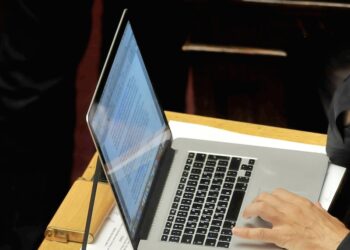 Το “αγκάθι” της τηλεκπαίδευσης: Η απόφαση   για τα προσωπικά δεδομένα, από την Αρχή Προστασίας Δεδομένων