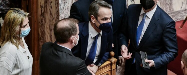 Πρόταση Μομφής: Καταψηφίστηκε με 156 κατά και 142 υπέρ