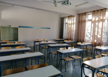 Κλειστά αύριο όλα τα σχολεία στις Σπέτσες λόγω κρουσμάτων κορωνοϊού