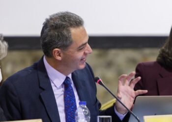 Μέχρι  γκαζάκια έβαλαν στο σπίτι του εργολάβου που έχει αναλάβει να μετασκευάσει “Στέκι   Βιολογικού ” του ΑΠΘ  σε βιβλιοθήκη