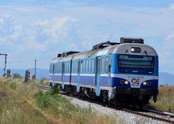 ΤΡΑΙΝΟΣΕ: Εκτροχιάστηκε τρένο στα Καλάβρυτα