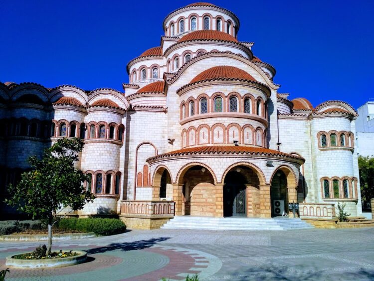 Κυριακή 30 Ιανουαρίου – Των Τριών Ιεραρχών: Ποιοι γιορτάζουν σήμερα