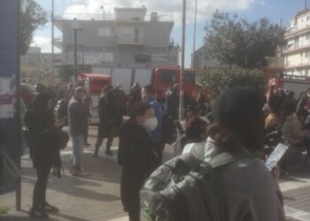 Έκτακτο: Άνθρωπος πήδηξε στις ράγες στο μετρό της Δάφνης (εικόνα)