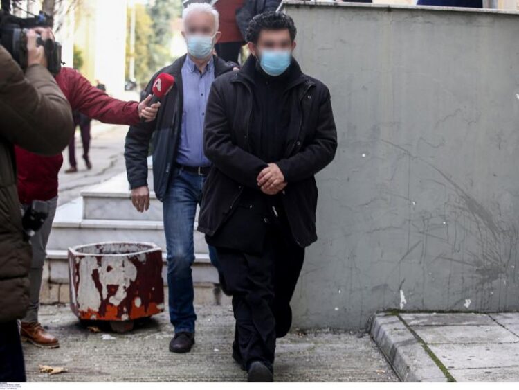Αυτός είναι ο ιερέας που κατηγορείται για τον βιασμό της ανήλικης στα Κάτω Πατήσια (εικόνες)