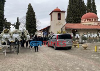 Το τελευταίο αντίο στον 19χρονο Άλκη – Στεφάνια από ομάδες και συνδέσμους