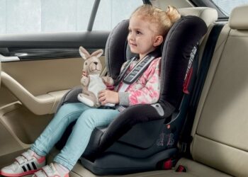 Έρευνα – Παιδικό κάθισμα αυτοκινήτου: Το λάθος που κάνουν οι περισσότεροι γονείς στην τοποθέτησή τους
