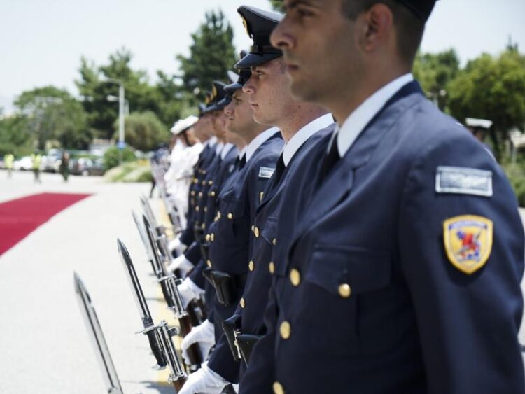 Η προκήρυξη για την εισαγωγή ιδιωτών στις σχολές Αξιωματικών & Αστυφυλάκων