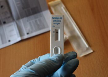 Self tets: Πότε ξεκινά η διανομή σε εκπαιδευτικούς και μαθητές