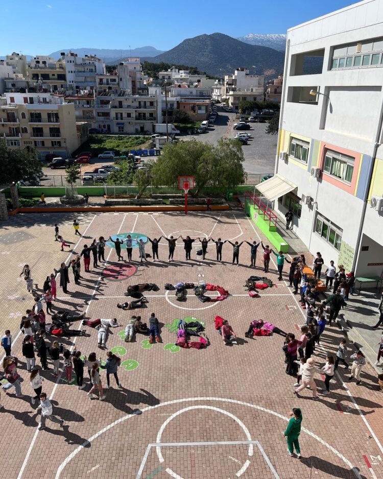 Stop στη βία: Mαθητές δημοτικού στέλνουν το δικό τους μήνυμα