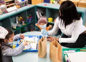 ΗΠΑ: Η μία μετά την άλλη, οι Πολιτείες καταργούν τη χρήση μάσκας στα σχολεία