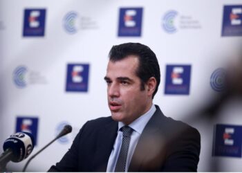 Σχολικές εκδρομές-Πλεύρης: Από το Σάββατο η χαλάρωση των μέτρων