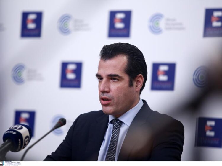 Σχολικές εκδρομές-Πλεύρης: Από το Σάββατο η χαλάρωση των μέτρων