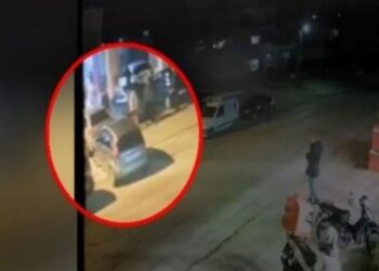 Χαλκίδα: Καρέ – καρέ η επίθεση χούλιγκαν με σφυρί σε 40χρονο μπροστά στην ανήλικη κόρη του