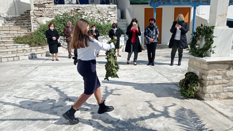 Απόλλωνας Νάξου: Ο εορτασμός της 25ης Μαρτίου με μία και μοναδική μαθήτρια