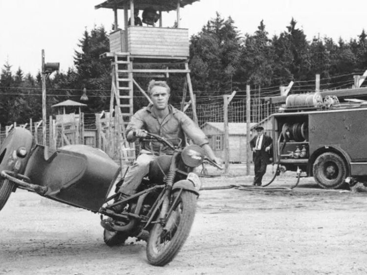 Η Μεγάλη Απόδραση δεν ήταν μία: Η αληθινή ιστορία της πιο διάσημης διαφυγής αιχμαλώτων των Ναζί και η δραπέτευση Γερμανών από βρετανικό στρατόπεδο