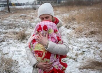 «Δεν μπορώ να επικοινωνήσω με τους ανθρώπους μου»: Ελληνίδα από τη Μαριούπολη «ξεδιπλώνει» στο ethnos.gr τον πόνο και την αγωνία της