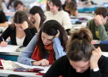 Πανελλήνιες 2022: Ποιοι υποψήφιοι θα διεκδικήσουν θέσεις χωρίς την προϋπόθεση της ΕΒΕ