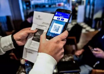 Πιστοποιητικό εμβολιασμού: Πότε θα καταργηθεί – Τι θα γίνει με τις μάσκες