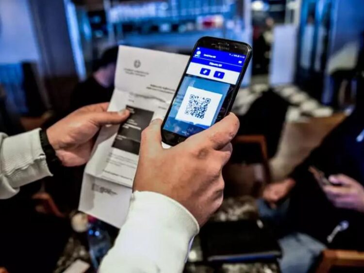 Πιστοποιητικό εμβολιασμού: Πότε θα καταργηθεί – Τι θα γίνει με τις μάσκες