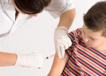 Εμβολιασμός παιδιών με Pfizer: Πόσο μειώνει τον κίνδυνο μόλυνσης από την Όμικρον