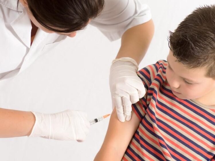 Εμβολιασμός παιδιών με Pfizer: Πόσο μειώνει τον κίνδυνο μόλυνσης από την Όμικρον