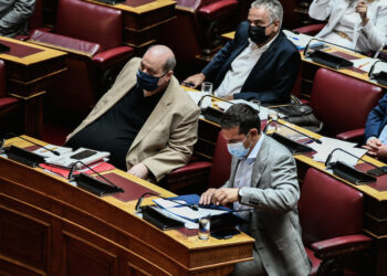 Τροπολογίες ΣΥΡΙΖΑ για κατάργηση Τράπεζας Θεμάτων, Ελάχιστης Βάσης Εισαγωγής και  μείωση εξεταστέας ύλης