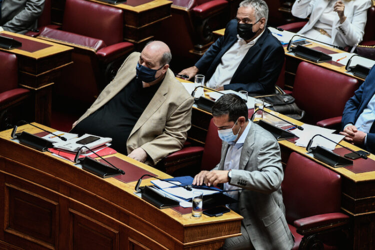 Τροπολογίες ΣΥΡΙΖΑ για κατάργηση Τράπεζας Θεμάτων, Ελάχιστης Βάσης Εισαγωγής και  μείωση εξεταστέας ύλης