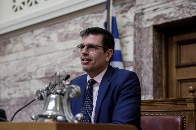 Καιρίδης για Ουκρανούς πρόσφυγες: «Μιλάμε για λευκούς χριστιανούς, όχι για αλλόθρησκους στην Αφρική» (Video)