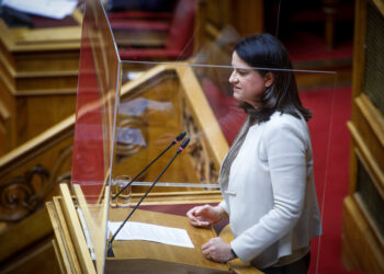 Καθιερώνεται αμοιβή για τους εκπαιδευτικούς που συμμετέχουν στις εξετάσεις για τα Πρότυπα Σχολεία και στην κλήρωση στα Πειραματικά