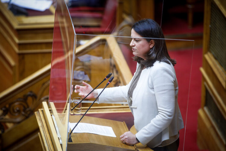 Με ψήφους της ΝΔ ψηφίστηκε η πολυτροπολογία για αμοιβές στις εξετάσεις Προτύπων, παράταση θητείας Πρυτάνεων , Πανελλαδικές,Εξετάσεις Γλωσσομάθειας και Πληροφορικής