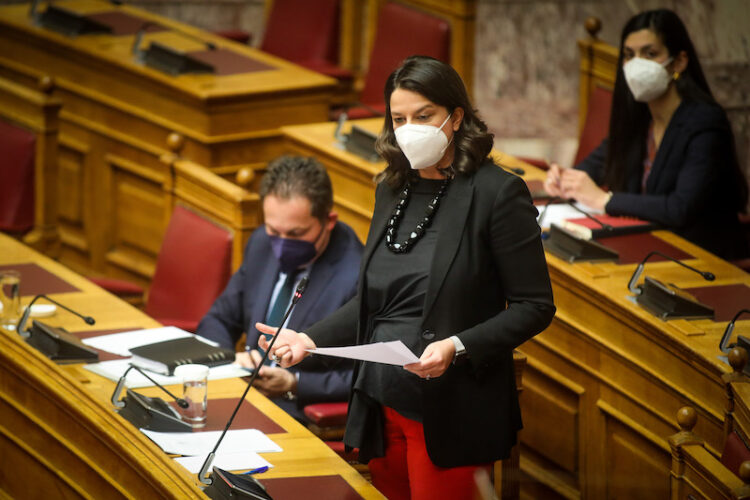 voucher 200 ευρώ: Τις αμέσως επόμενες ημέρες θα ανοίξει η πλατφόρμα ανακοίνωσε η Ν. Κεραμέως