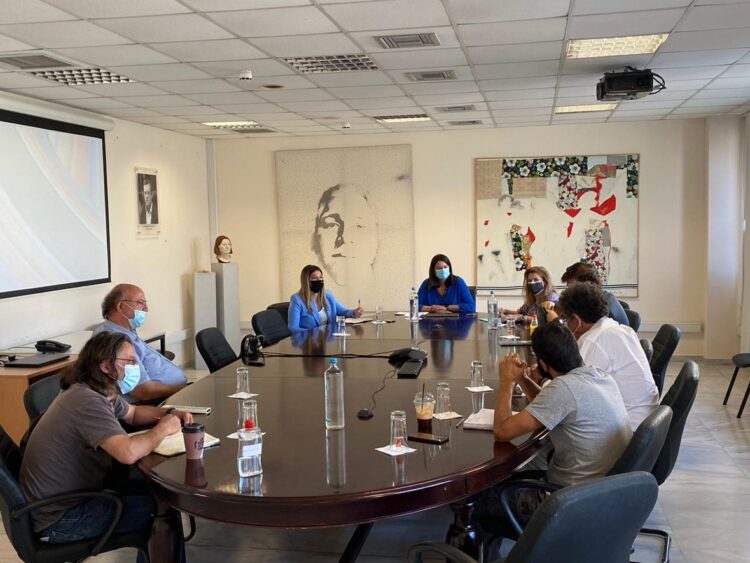 Νέο αίτημα της ΟΛΜΕ για  συνάντηση με την Ν.  Κεραμέως