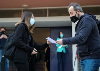 Self test – Σχολεία: Και χθες Κυριακή και σήμερα Δευτέρα και την Πέμπτη υποχρεωτικά