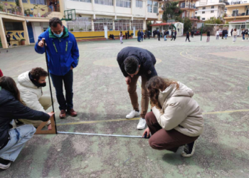 Πείραμα του Ερατοσθένη – Μαθητές Γυμνασίου υπολόγισαν την περίμετρο και την ακτίνα της Γης